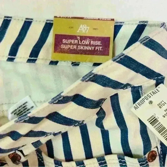 NWT Aeropostale Blue and White Striped
Super Low Rise Super Skinny Fit Jeans - Picture 11 of 12